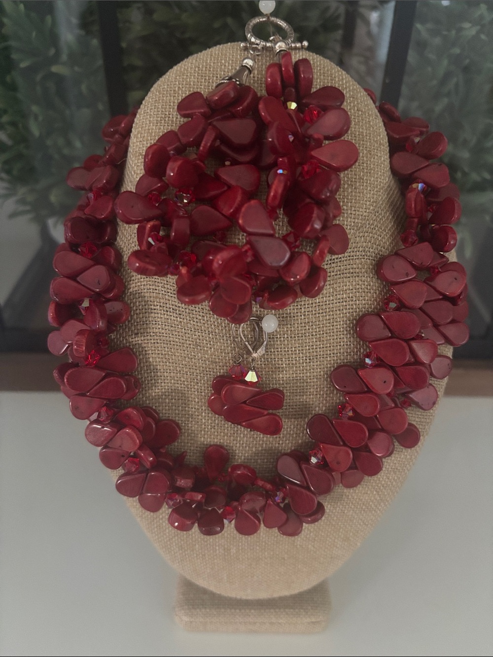 Natural red Garnet glossy smooth tear drop three strand necklace bracelet er set